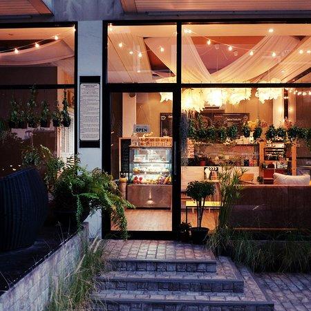 Uncle Jo Cafe and Roof bar